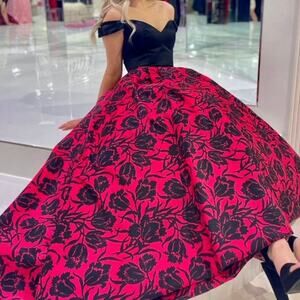 Sherri Hill Laura Marano Collection FORMAL Dress Red/Black ROSES Floral Size 0